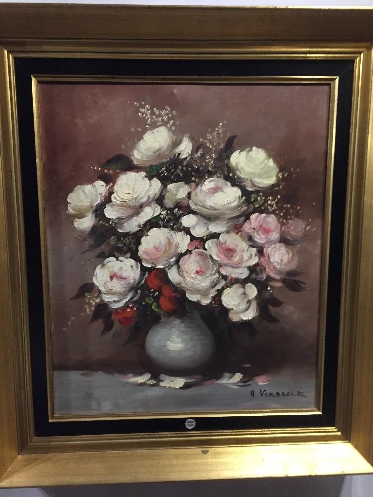 Stillife with white flowers